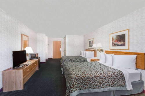 Days Inn by Wyndham West Yellowstone image 8